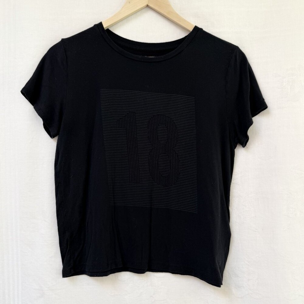 Abercrombie & Fitch T-Shirt Women Small Number 18 Front Black Classic Festival